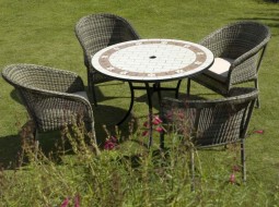 Sofia table with Arundel chairs