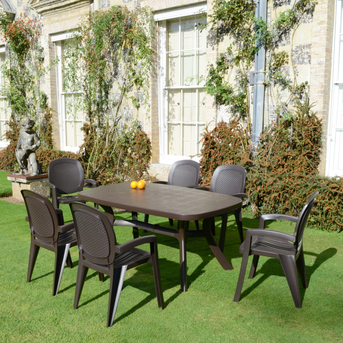 Toscana 165 table- plain, with Creta wicker chairs