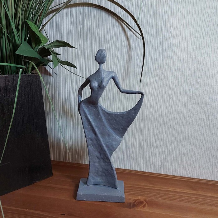 Brigitte Chic Lady Elur Iron Figurine 27cm Grey Shimmer [picture 01] a lifestyle image