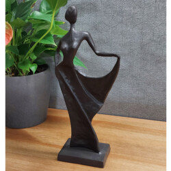 Brigitte Chic Lady Elur Iron Figurine 27cm Mocha [picture 01] a lifestyle image