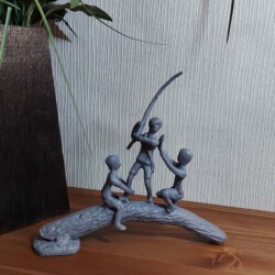 Huckleberry Boys Elur Iron Figurine 19cm Grey Shimmer [picture 01] a lifestyle image
