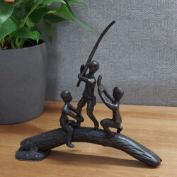 Huckleberry Boys Elur Iron Figurine 19cm Mocha [picture 01] a lifestyle image