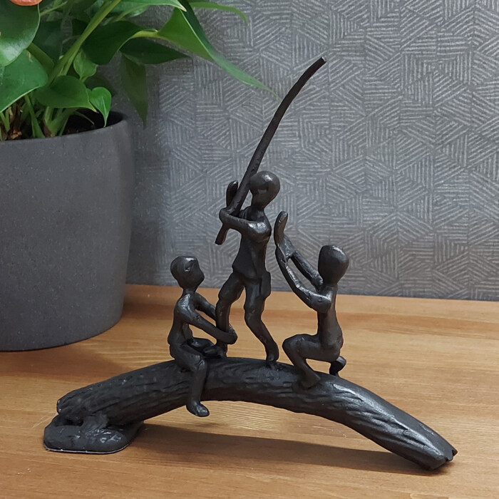 Huckleberry Boys Elur Iron Figurine 19cm Mocha [picture 01] a lifestyle image