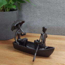 Romantic Boat Trip Elur Iron Figurine 11cm Mocha [picture 01] a lifestyle image