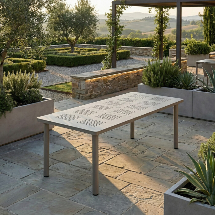 Libeccio Table Turtle Dove picture 21 a garden lifestyle image