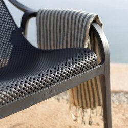 Step Low Table picture 36 a detail image