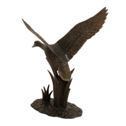 Duck In Flight 69Cm Aluminium Dark Verdigris picture 03 a white background image