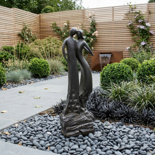 First Date 60Cm Ebony Effect picture 01 a garden lifestyle image