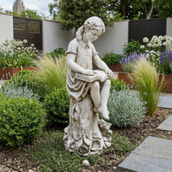 Mary Reading Girl 89Cm Antique Stone Effect picture 01 a garden lifestyle image