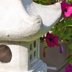 Pagoda Lantern Large 63Cm Weathered Light Stone Effect picture 04 a detail image