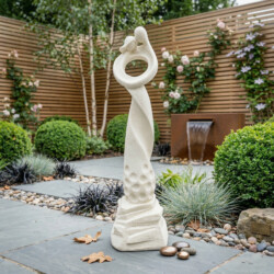 Romantic Twist 62Cm Cream picture 01 a garden lifestyle image