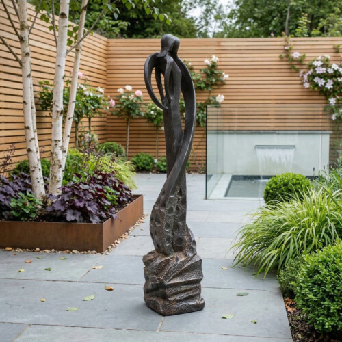 Tender Kiss 82Cm Ebony Effect picture 01 a garden lifestyle image