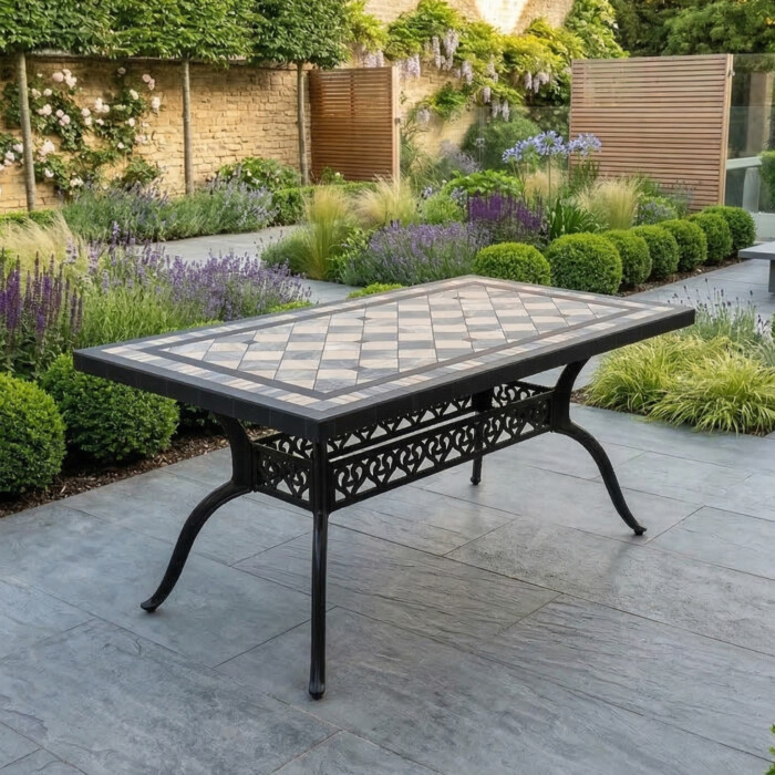 Valluna Rectangular Table picture 21 a garden lifestyle image